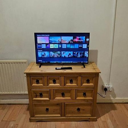 No Frills & Nothing Fancy 1 Bed Studio City Centre Cardiff Eksteriør bilde